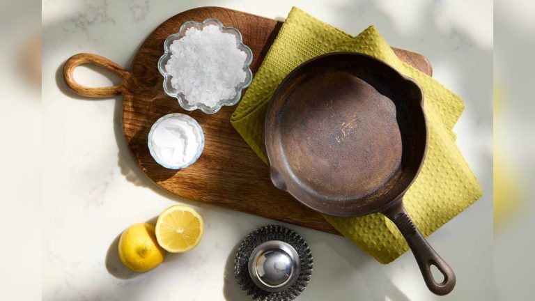How to Clean Cast Iron Pan With Lemon